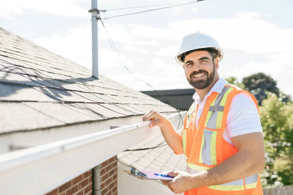 smiling roofer smiling roofer